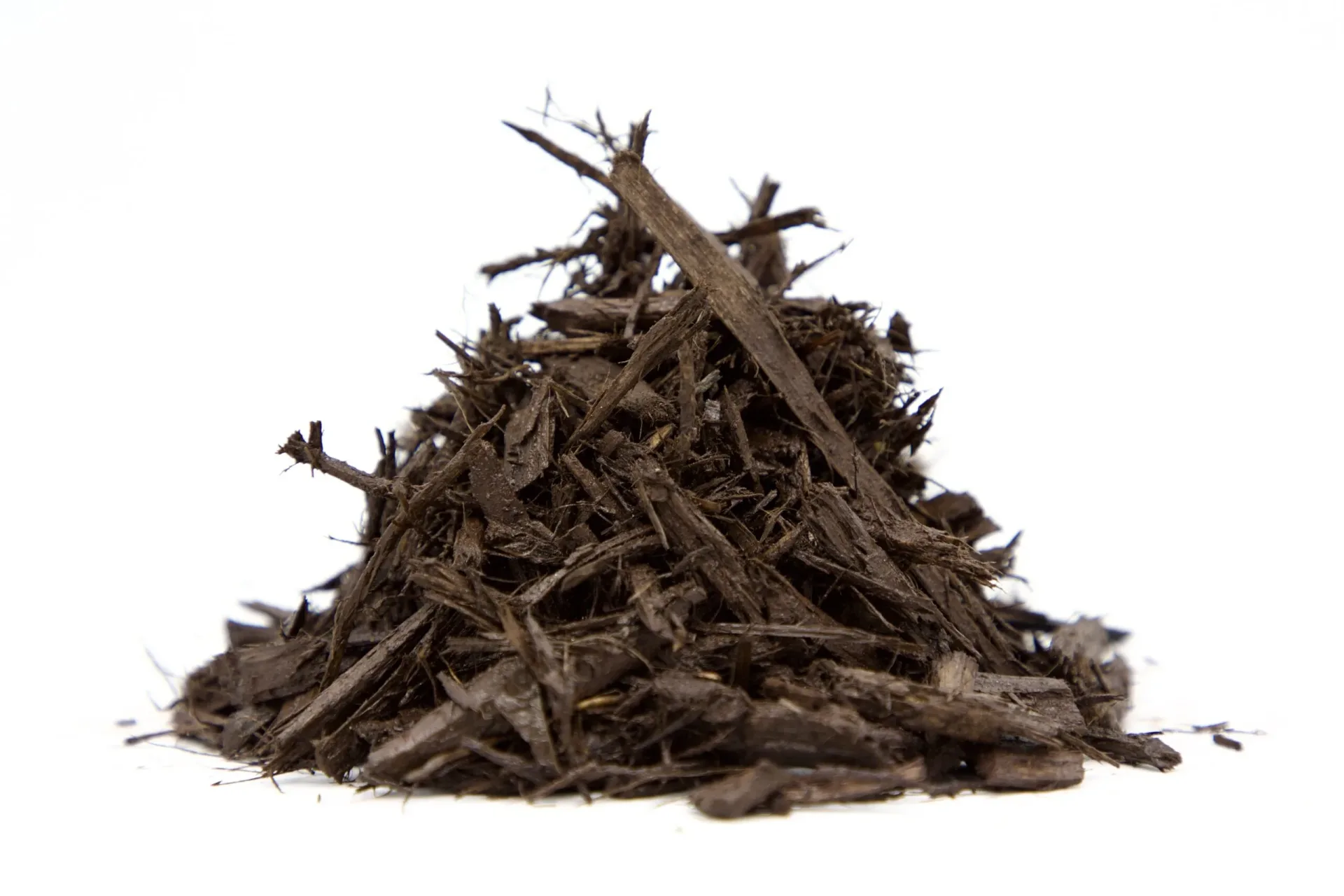 Brown mulch for natural-looking ground cover in Atlanta landscapes