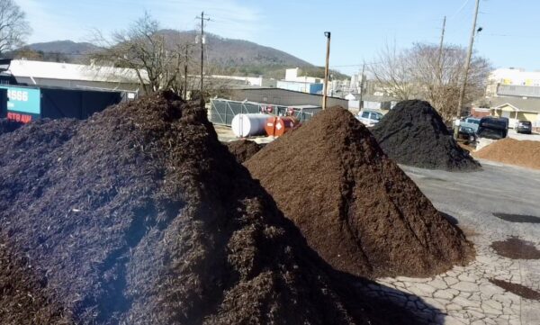 Premium Mulch & Pinestraw