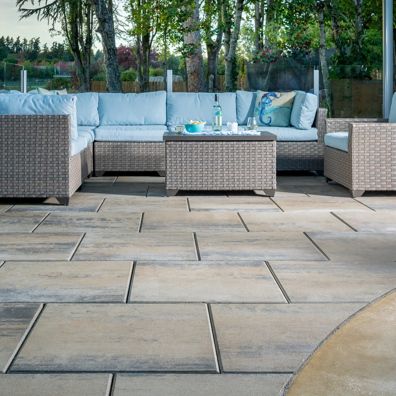 Outdoor patio pavers