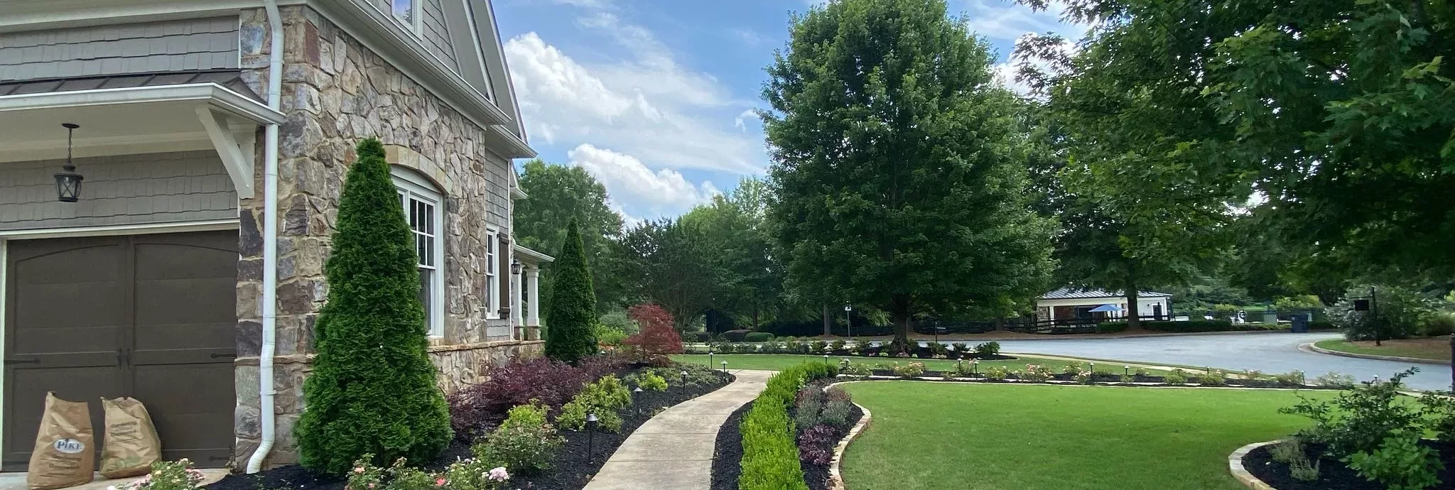 Mulch installed by Atlanta's best mulch installers
