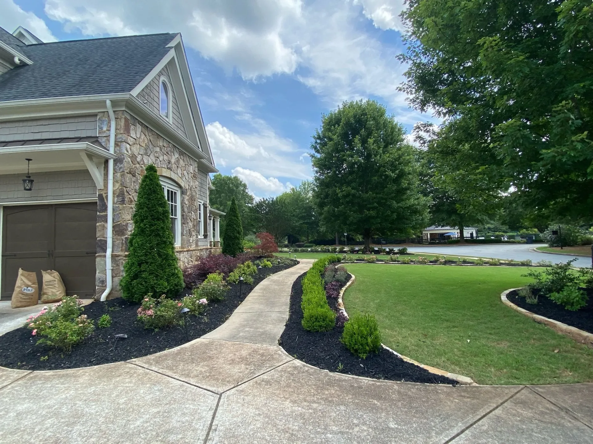 Mulch installed by Atlanta's best mulch installers